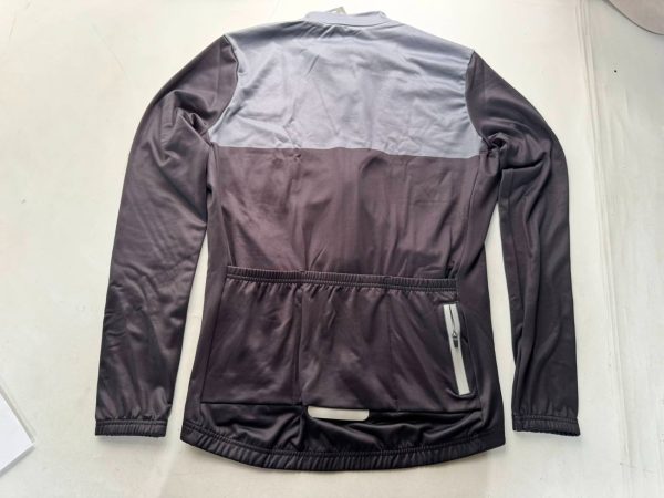 Espalda de tricota de ciclismo térmica con 3 bolsillos y bolsillo de seguridad con cierre.